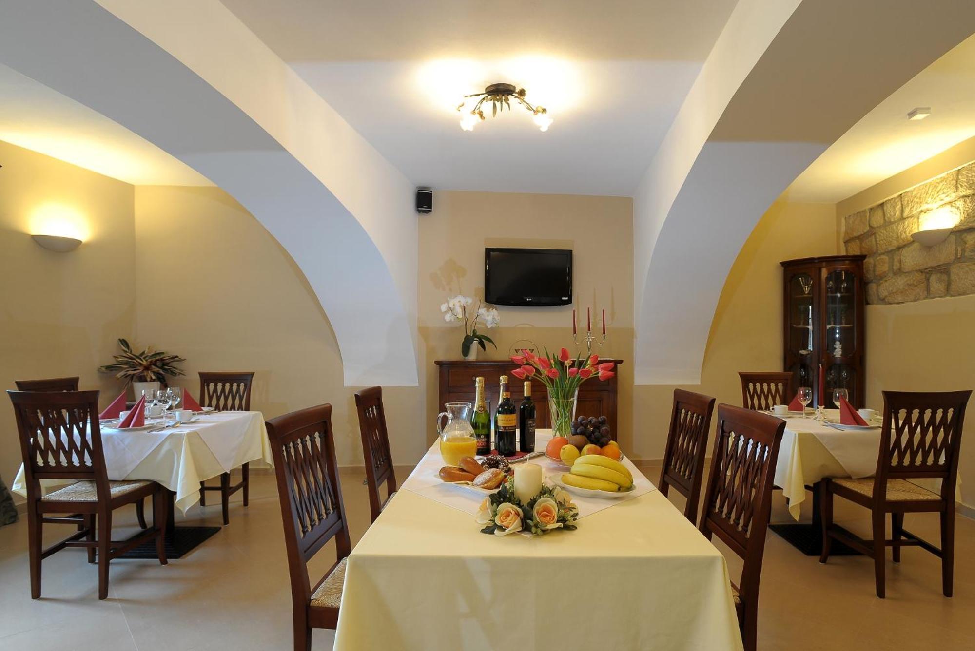 Hotel U Krale Jičín Buitenkant foto
