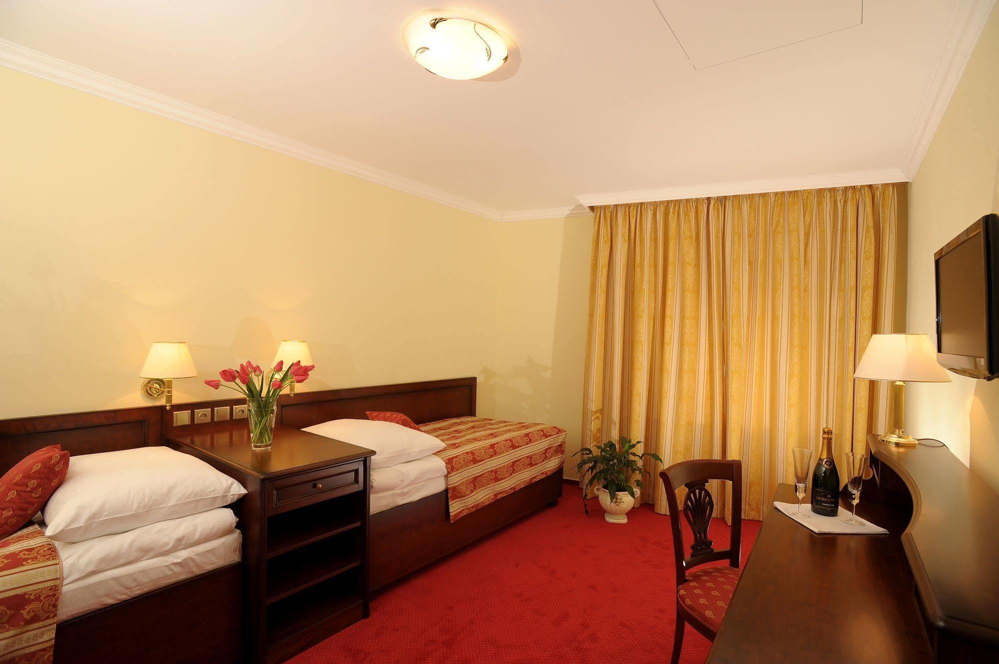 Hotel U Krale Jičín Buitenkant foto